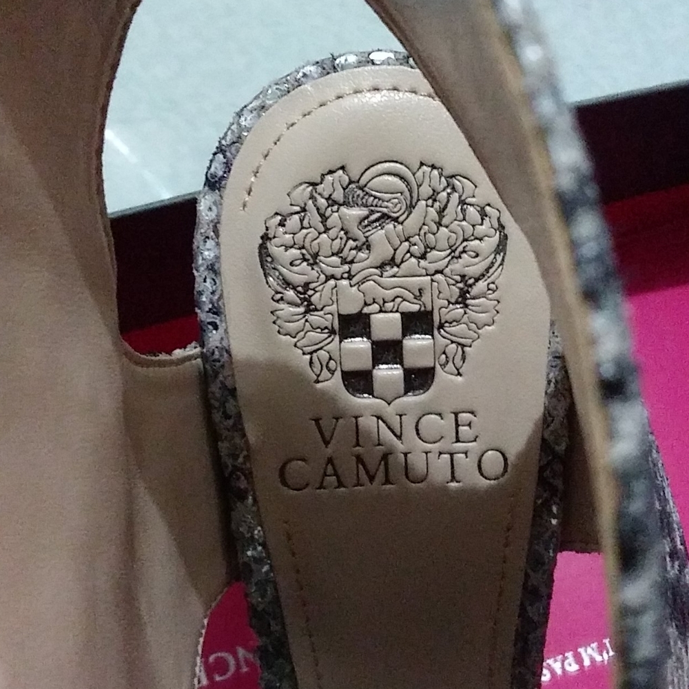 Vince Camuto - Women’s Tarma Sandal - Picture 6 of 6